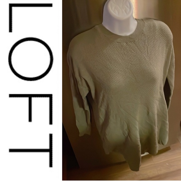 LOFT Sweater 💚 - Picture 3 of 13